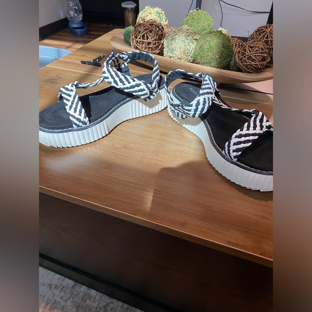 Pierre Dumas black and white sandals.